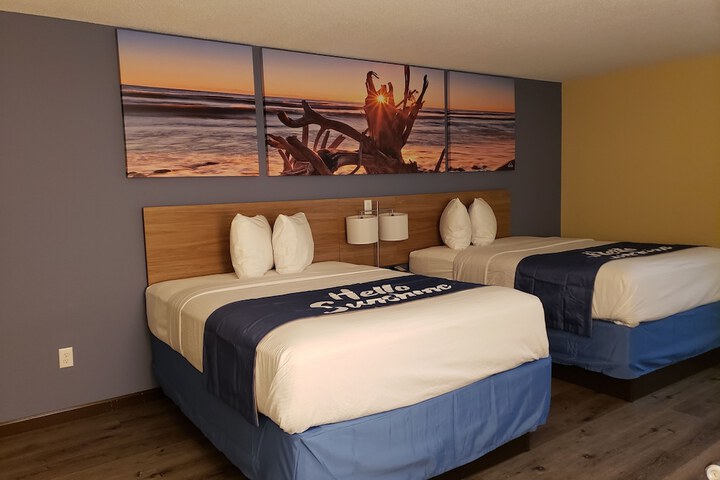 Days Inn & Suites by Wyndham Merrillville