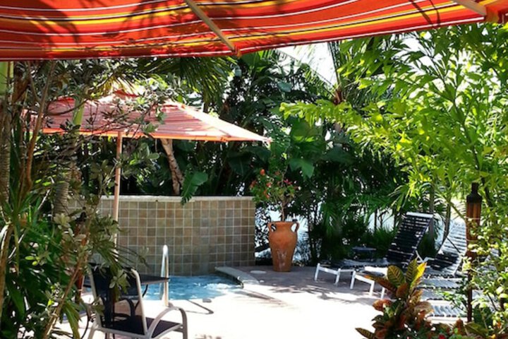 The Cabanas Guesthouse & Spa - Caters to Gay Men