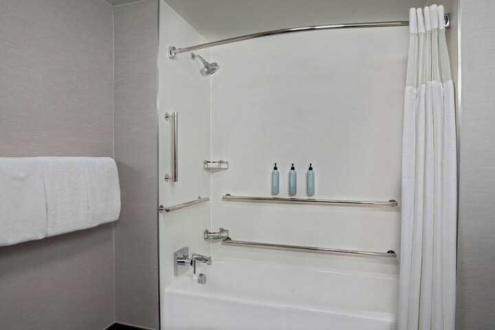 Courtyard by Marriott Boston Andover