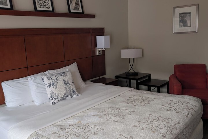 Room 12 of 22
