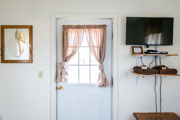 Room 5 of 16