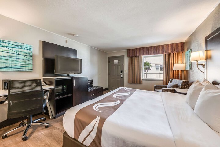 Room 21 of 37
