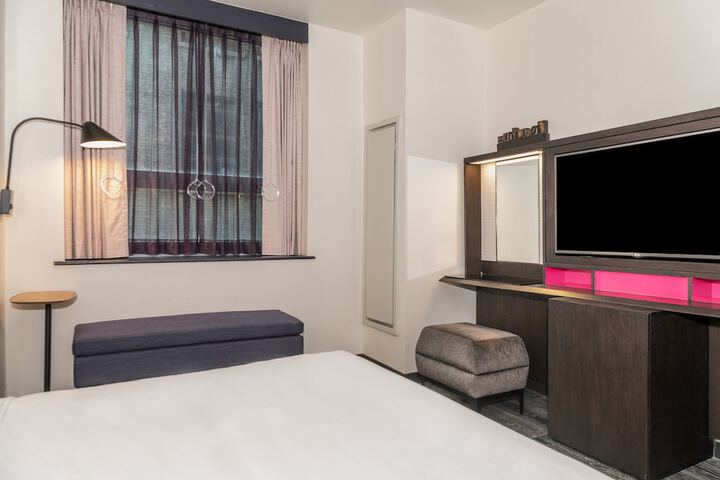 Room 31 of 51