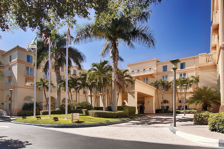 Hilton Naples