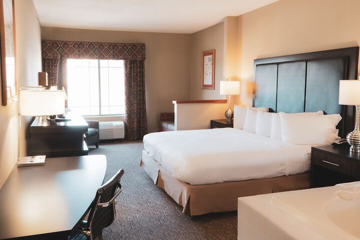 Room 9 of 34