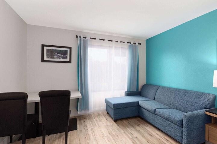 Room 36 of 47