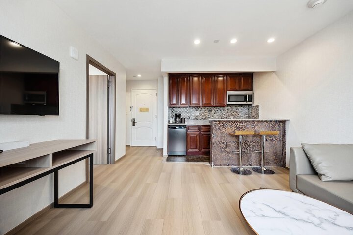 Ramada by Wyndham Flushing Queens