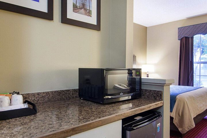 Quality Inn & Suites Little Rock West