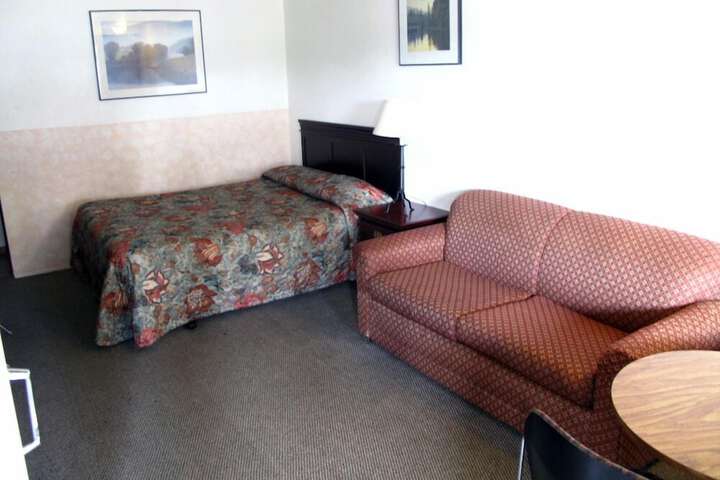 Room 4 of 11