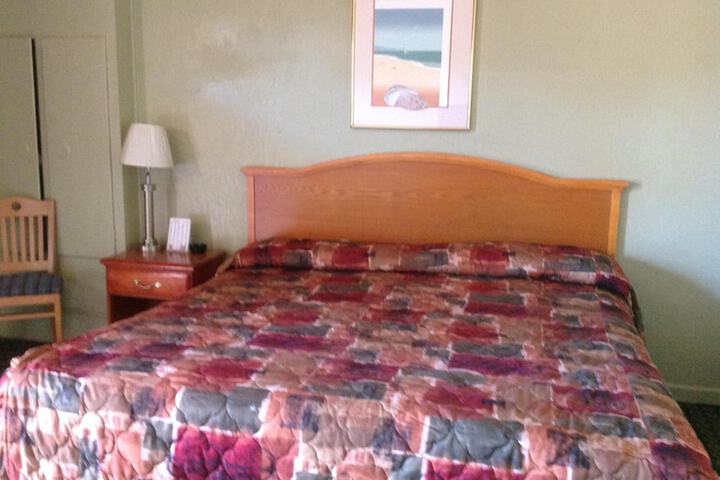 Room 12 of 25