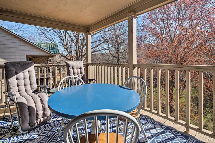 Balcony + Pool Access! Couples Escape in Lake Lure