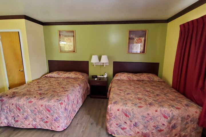 Room 10 of 14