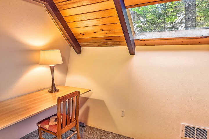 Four Stone Lodge Near Mt. Rainier