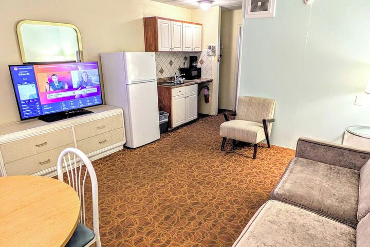 Room 50 of 61