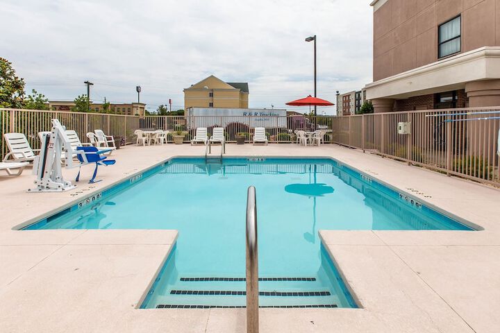 Pool 4 of 28