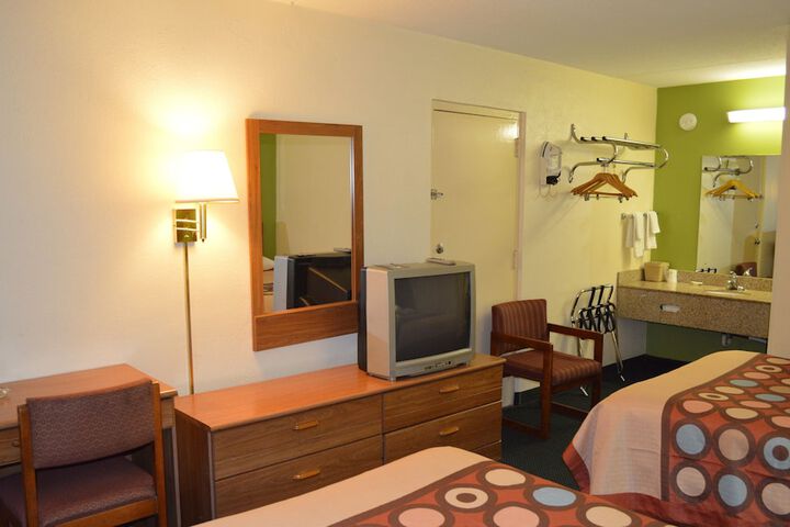 Room 42 of 53
