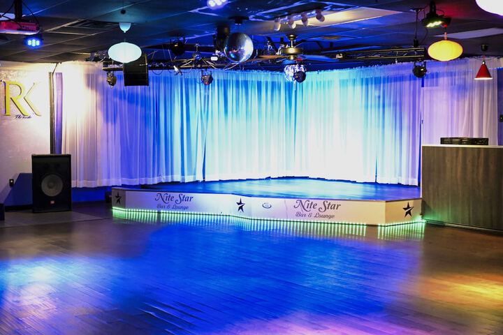 Ballroom/Hall 84 of 87