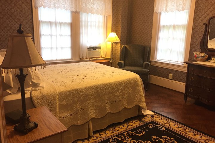 Red Lion Bed & Breakfast