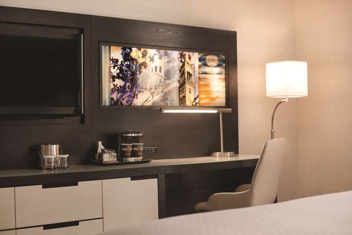 Room 17 of 36