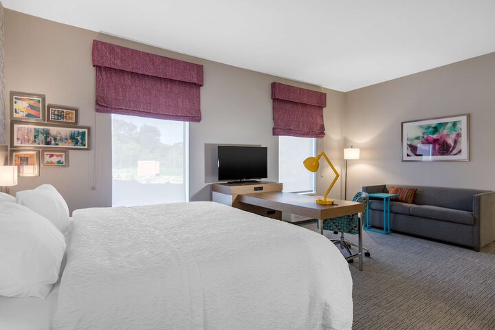 Room 17 of 46