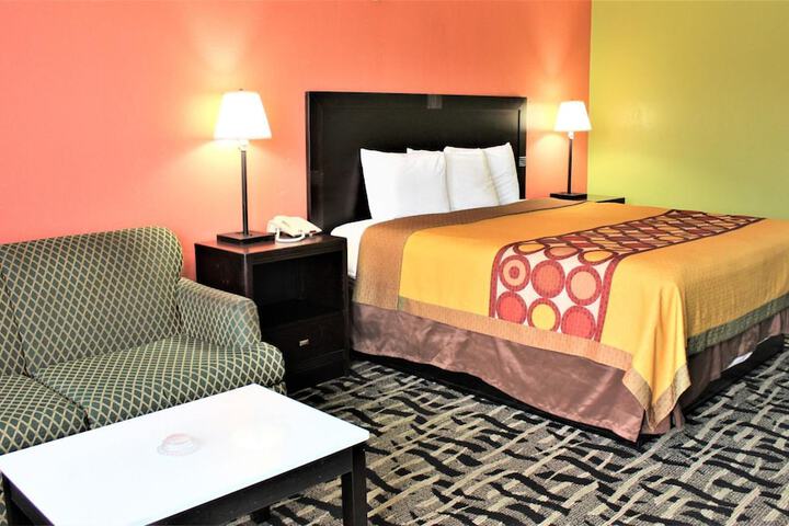 Room 18 of 23