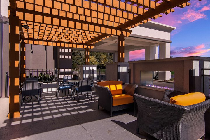 Terrace/Patio 37 of 37