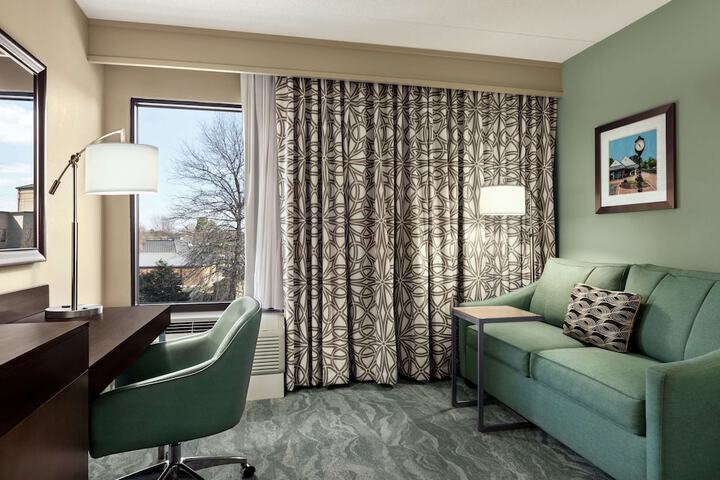 Room 30 of 59
