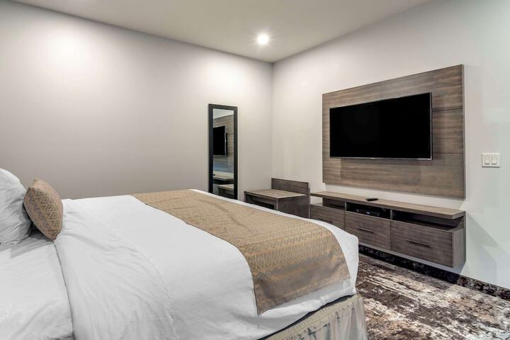 Room 12 of 42
