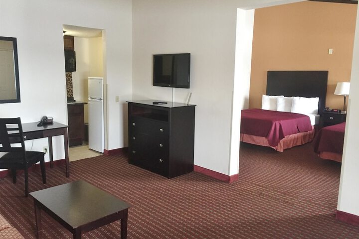 Room 9 of 12