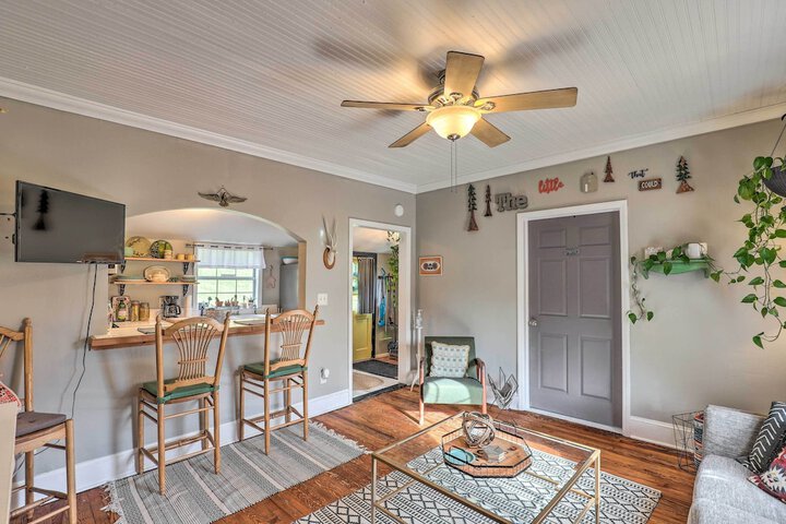 Stylish Woodfin Home w / Backyard & Fire Pit