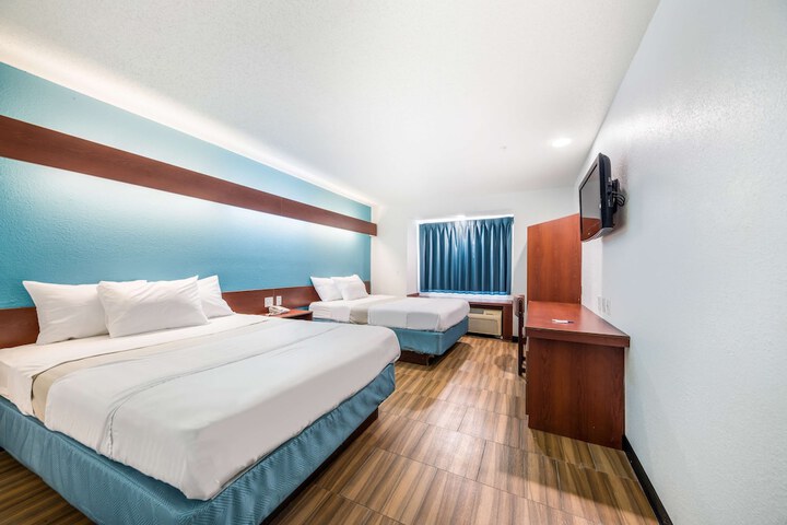 Room 12 of 29