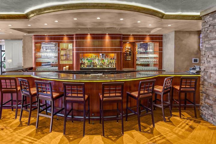 Crowne Plaza Executive Center Baton Rouge by IHG