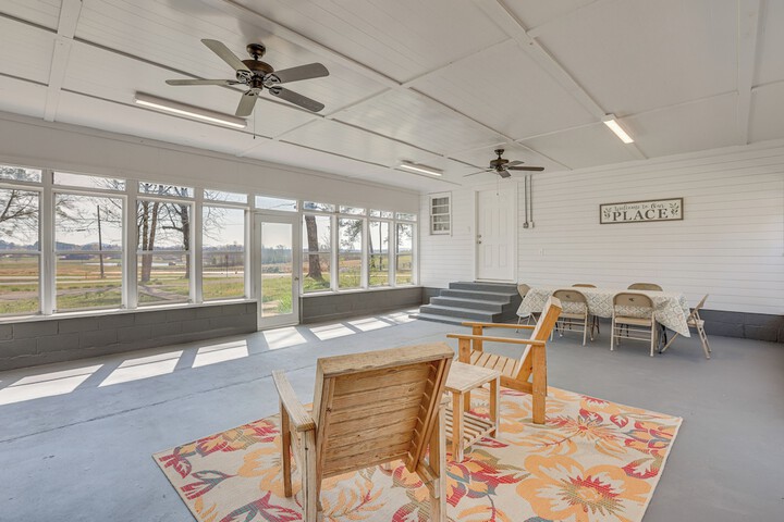 Charming Gadsden Home w / Golf Course Views!