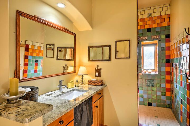 Family-friendly Del Norte Home w / Stunning Views!