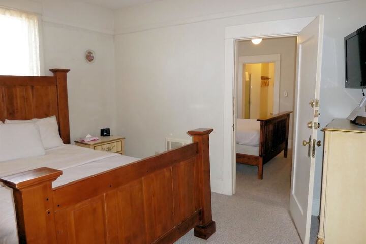 Room 30 of 38