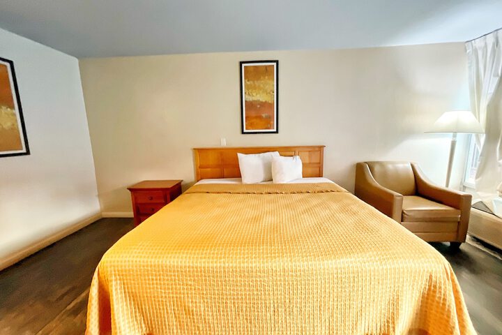 Room 16 of 33