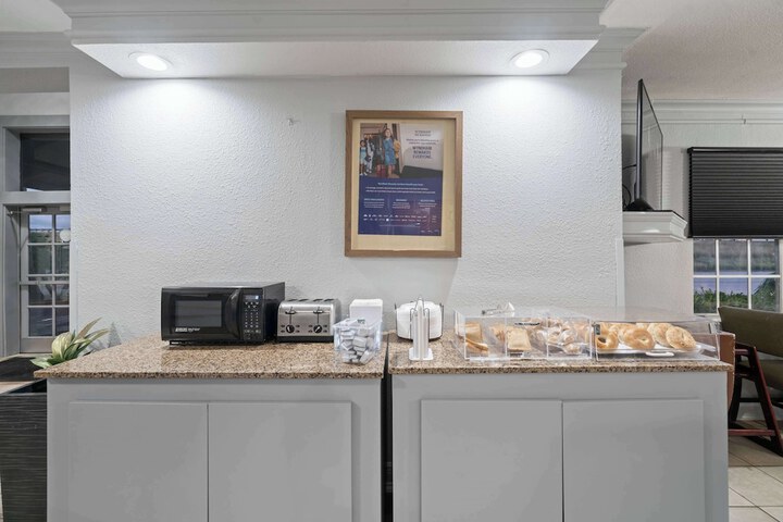 Breakfast/Coffee Service 140 of 142
