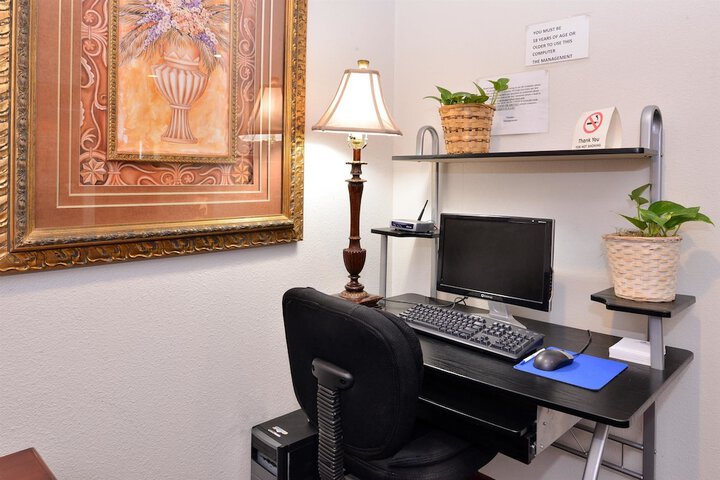Business Center 33 of 33