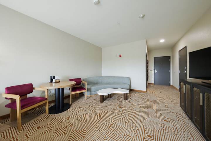 Room 12 of 43