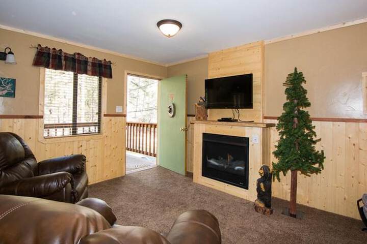 Upper Canyon Inn & Cabins