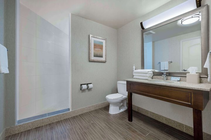 Room 43 of 82