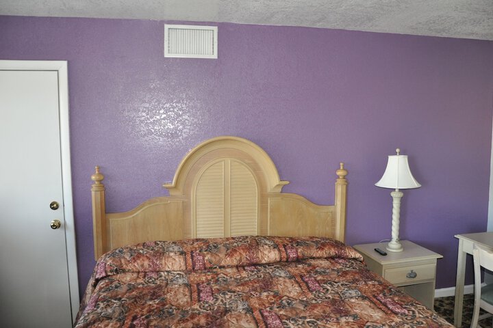 Room 16 of 42