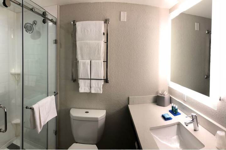 Holiday Inn Express & Suites Miami - Hialeah by IHG