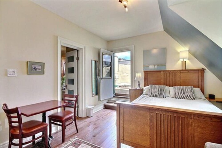Room 41 of 49