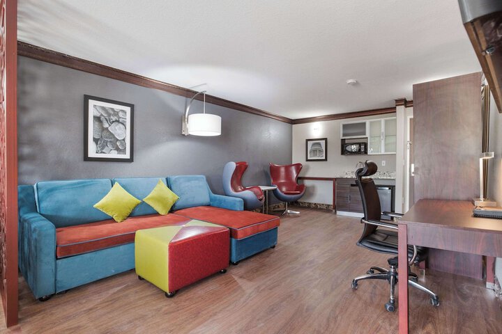 Room 42 of 75