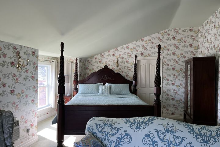 Room 14 of 32