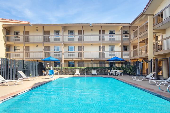Pool 3 of 14