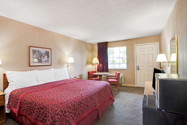 Room 14 of 14