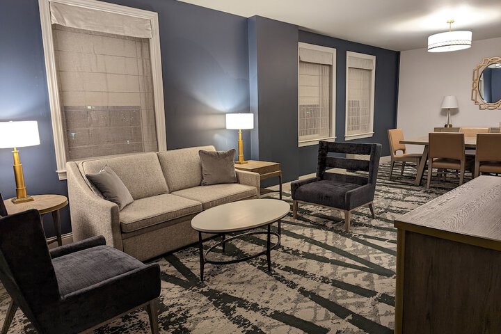 The Yorktowne Hotel Tapestry Collection by Hilton