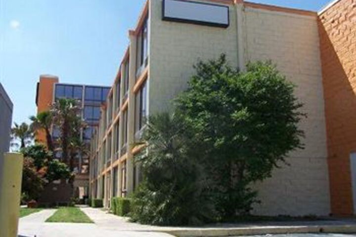 Budgetel Inn & Suites